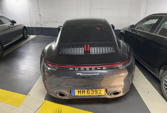 Porsche 992 Carrera 4S