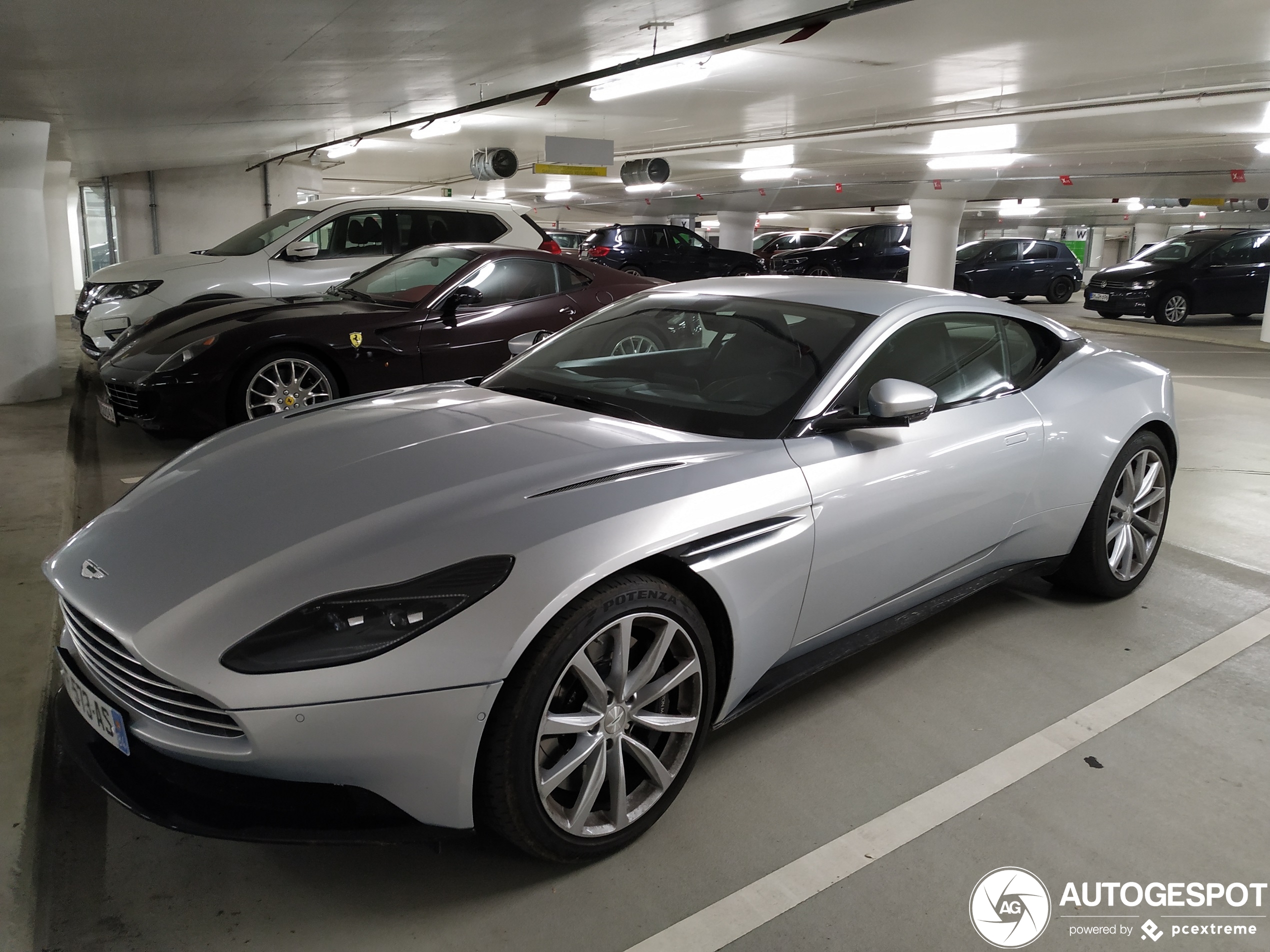 Aston Martin DB11 V8