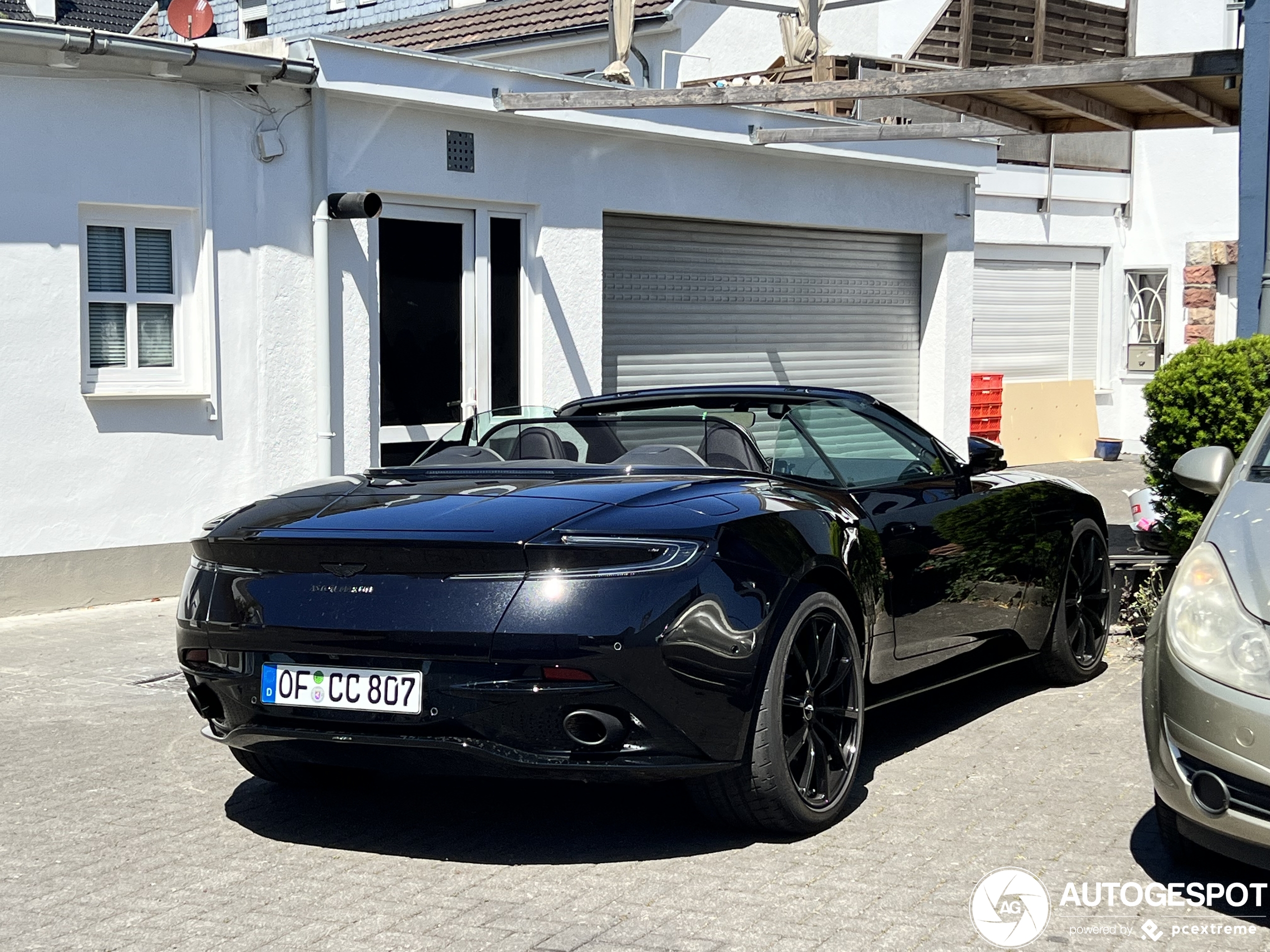 Aston Martin DB11 V8 Volante