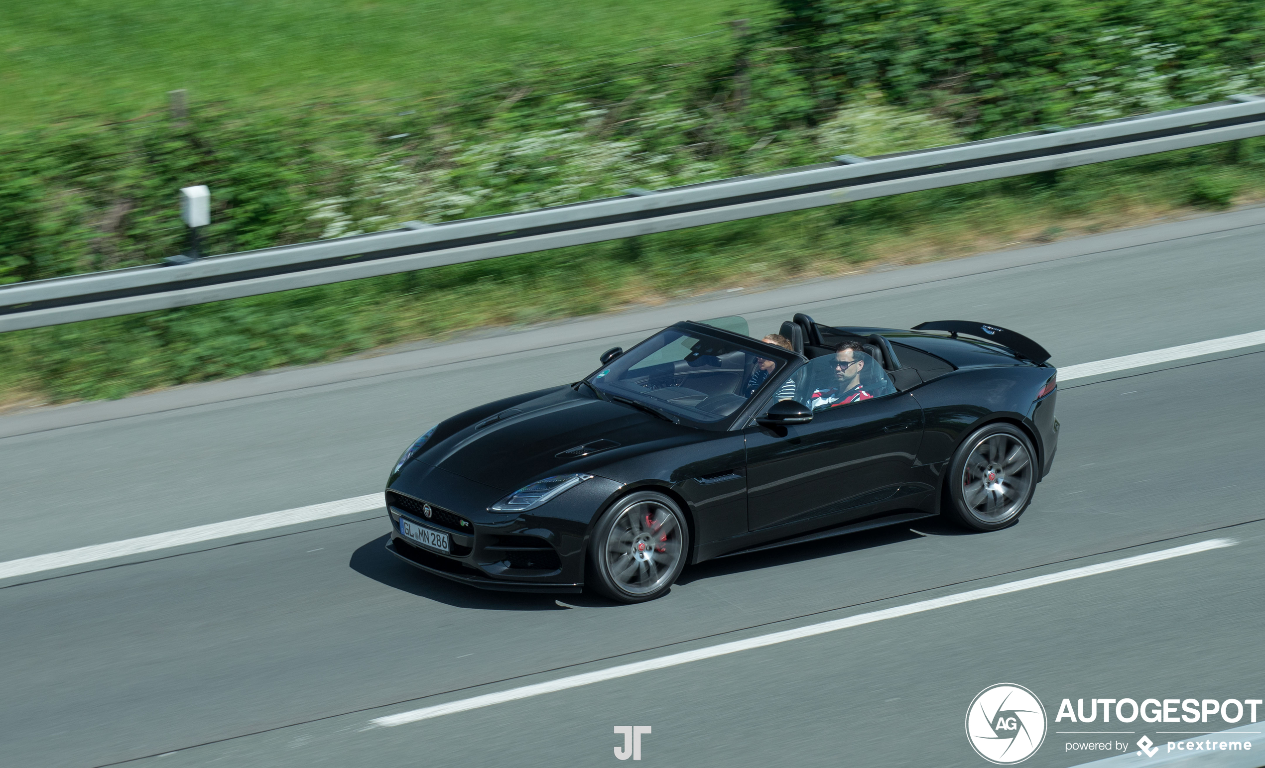 Jaguar F-TYPE R Convertible 2017
