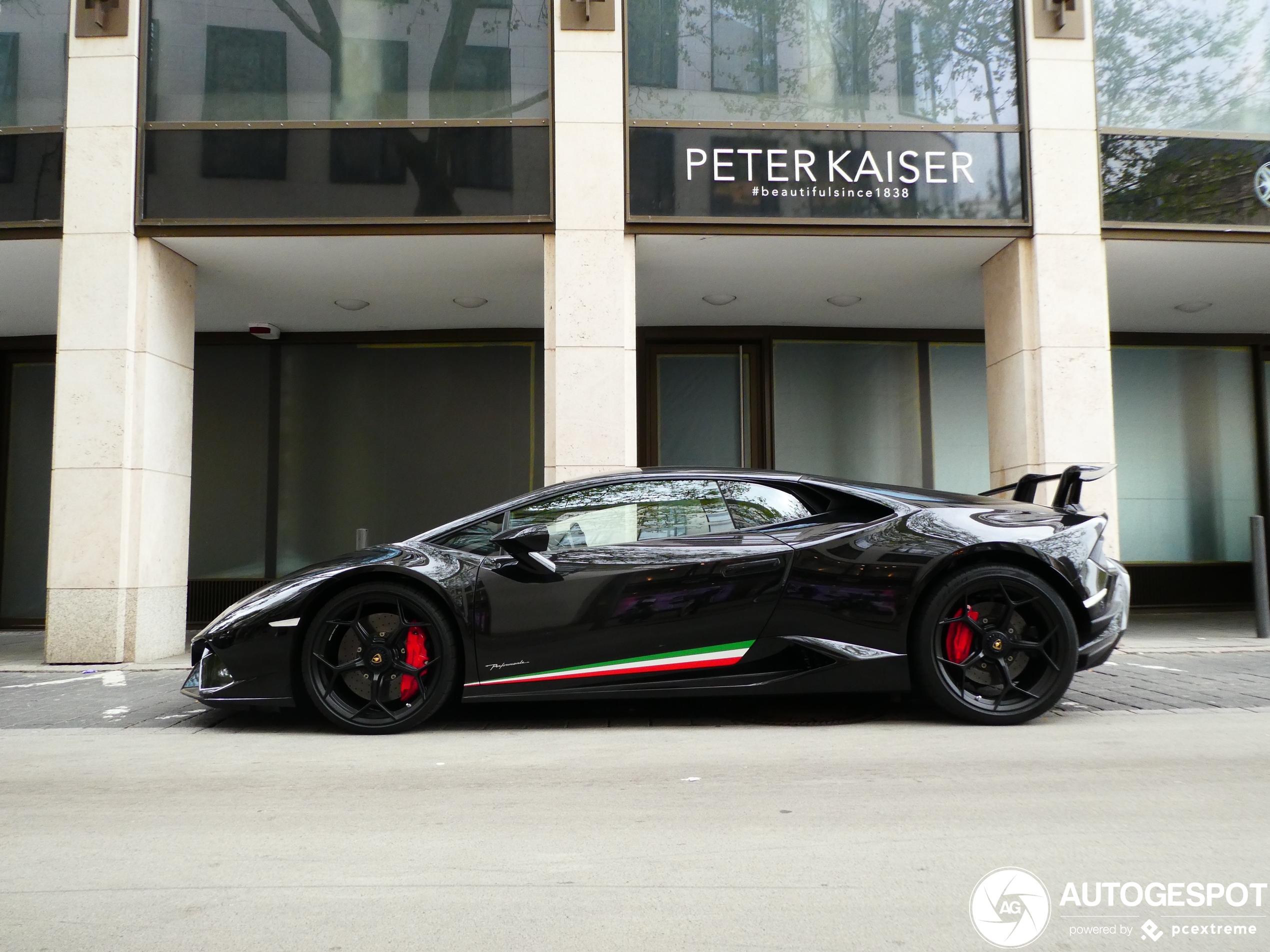 Lamborghini Huracán LP640-4 Performante