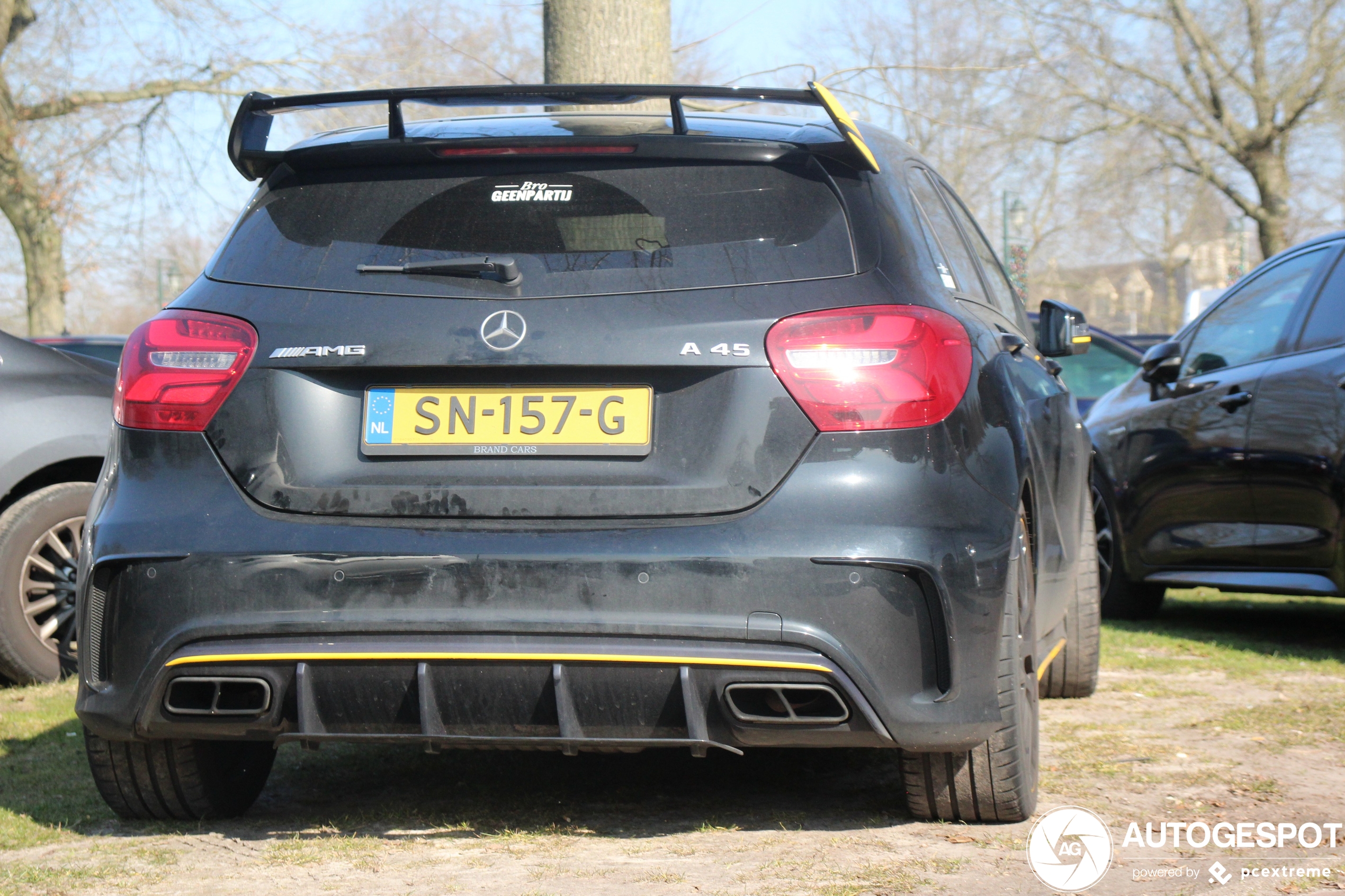 Mercedes-AMG A 45 W176 Yellow Night Edition