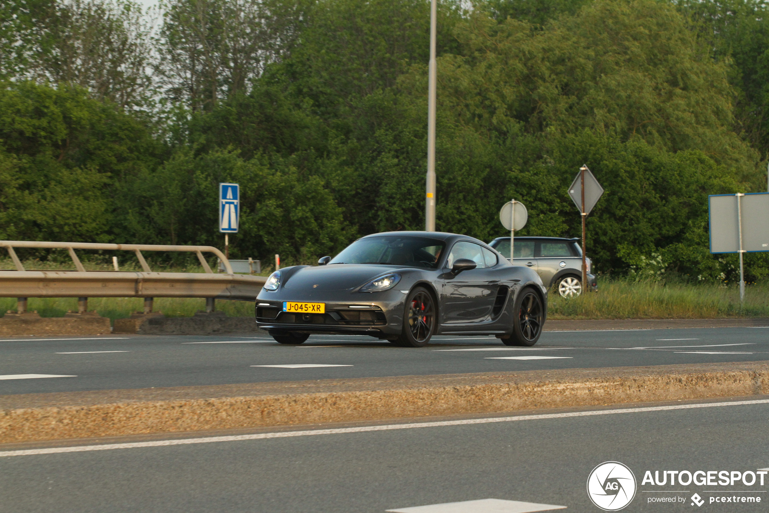 Porsche 718 Cayman GTS