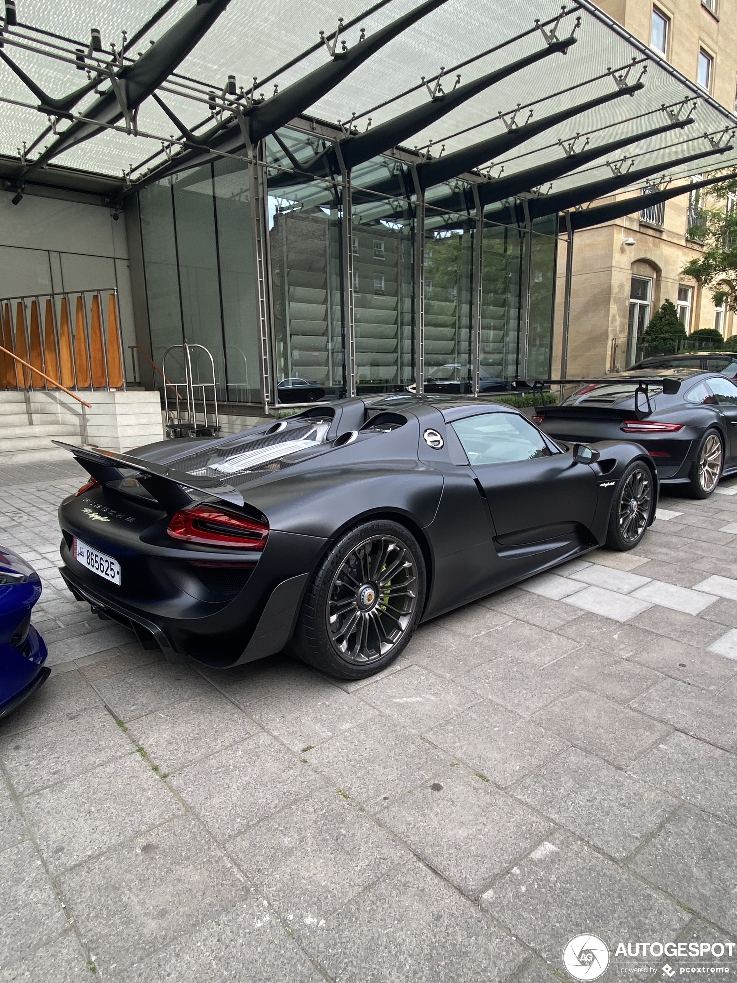 Porsche 918 Spyder Weissach Package