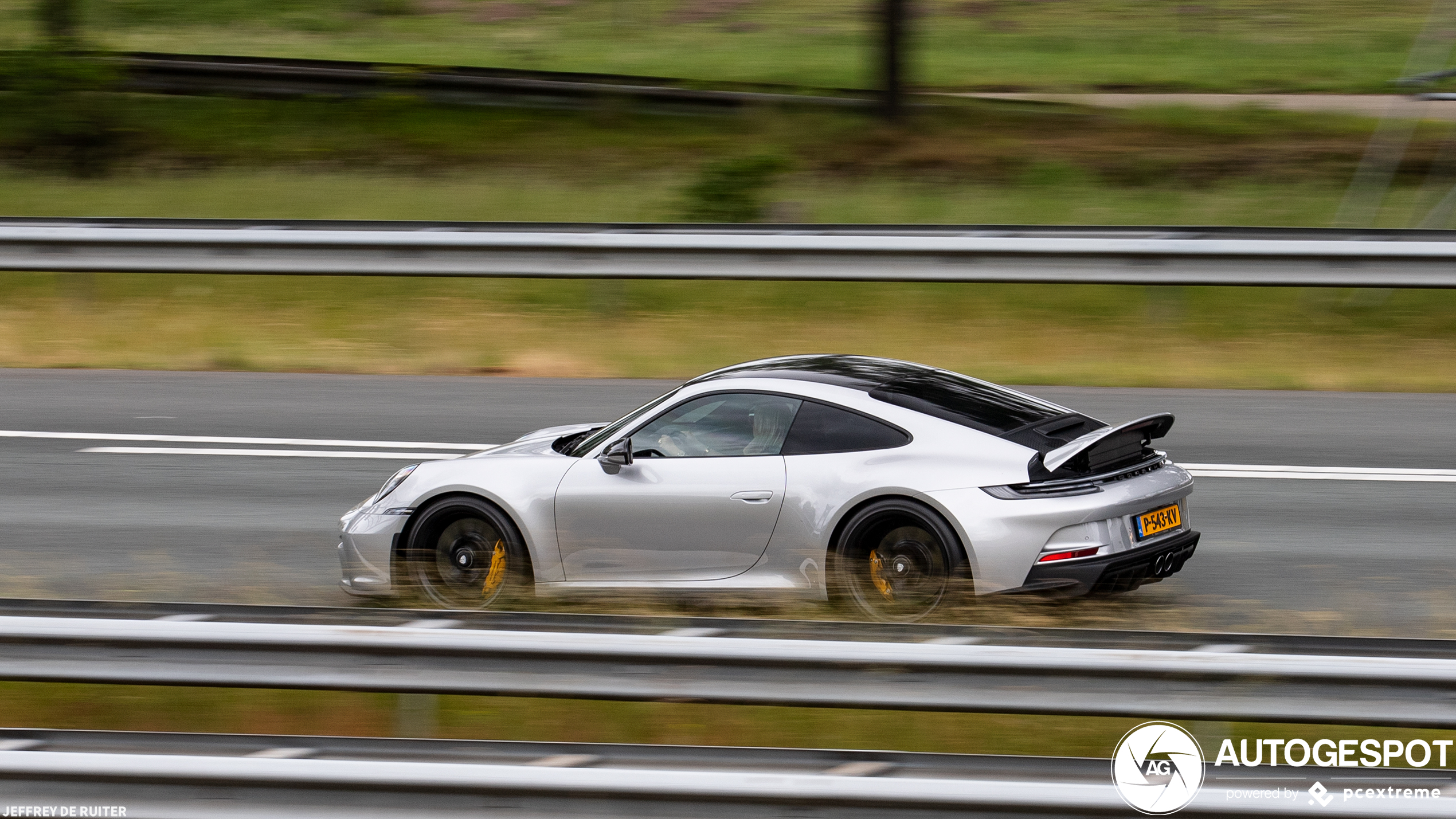 Porsche 992 GT3 Touring