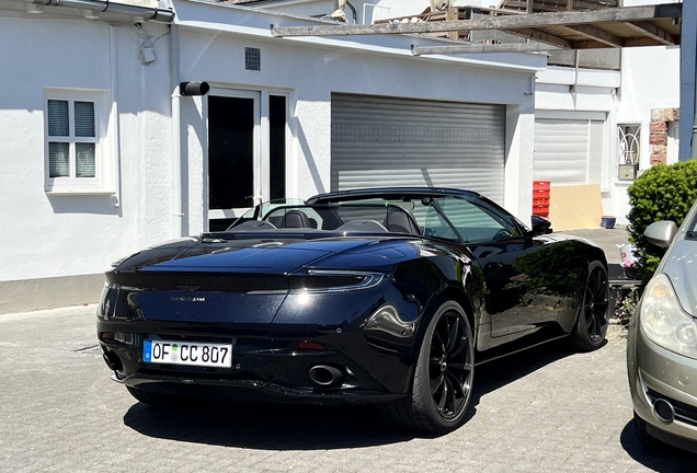 Aston Martin DB11 V8 Volante