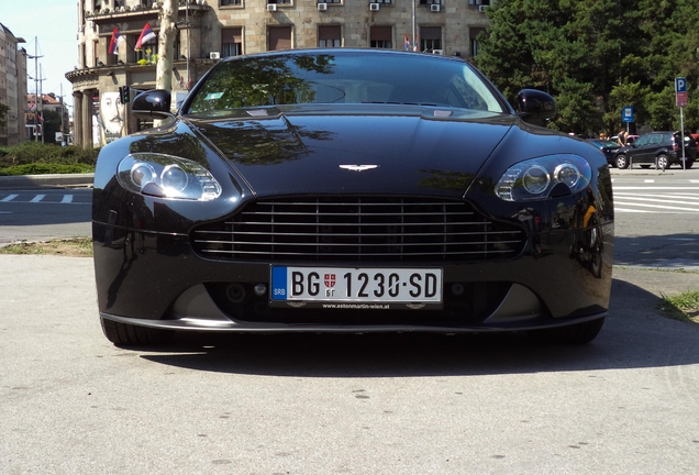 Aston Martin V8 Vantage 2012