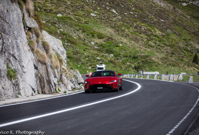 Aston Martin V8 Vantage 2018