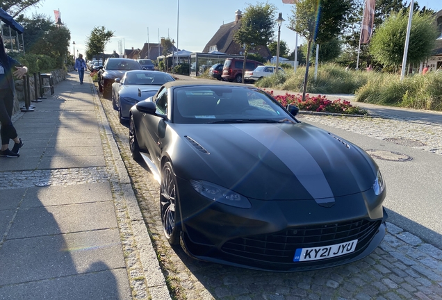 Aston Martin V8 Vantage Formula 1 Edition Roadster