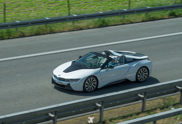 BMW i8 Roadster