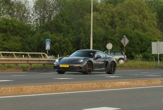 Porsche 718 Cayman GTS