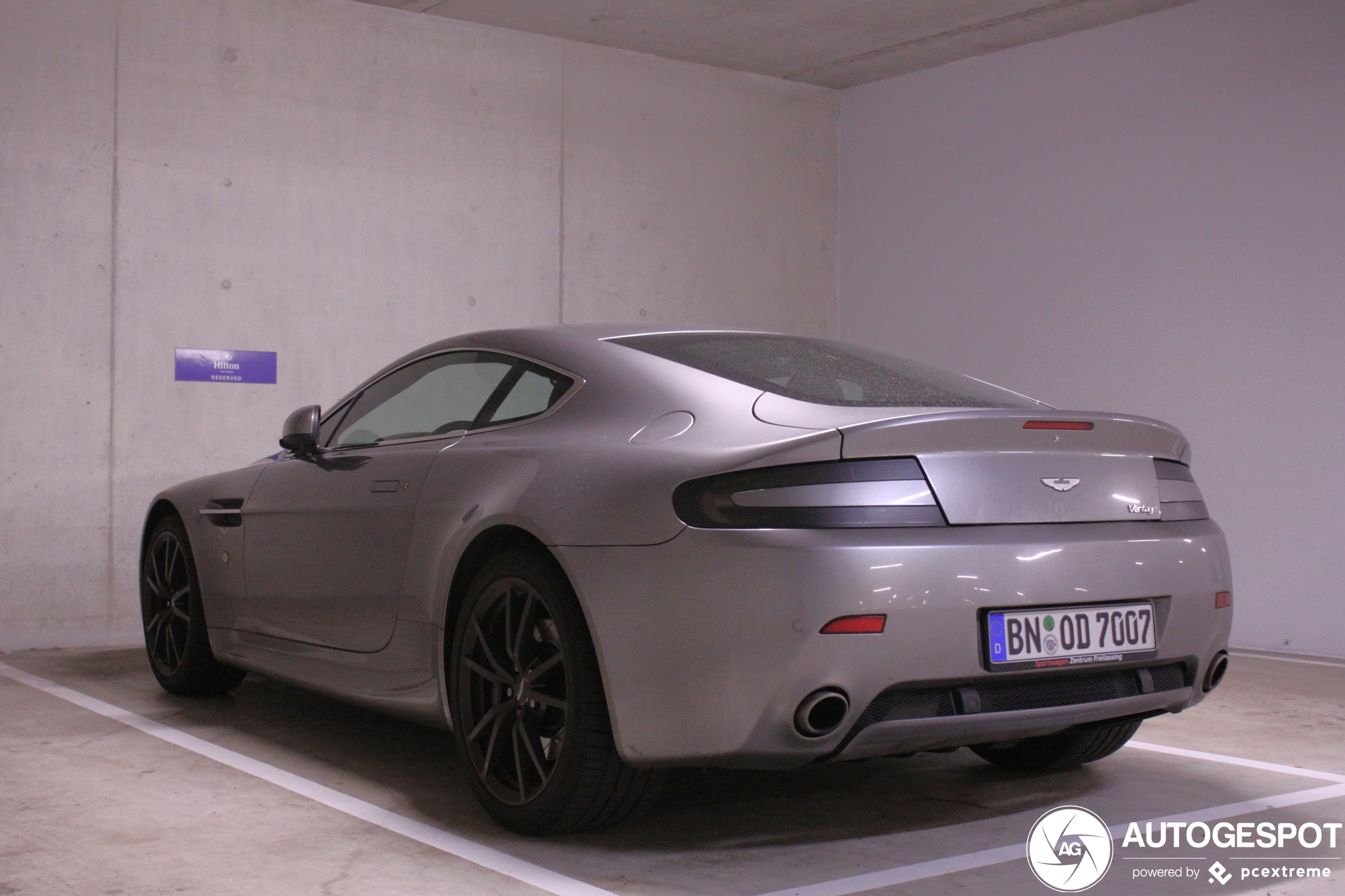 Aston Martin V8 Vantage