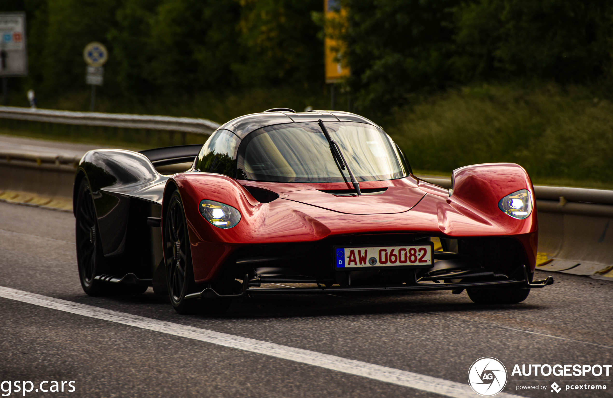 Aston Martin's Valkyrie duikt driemaal op bij de Nürburgring