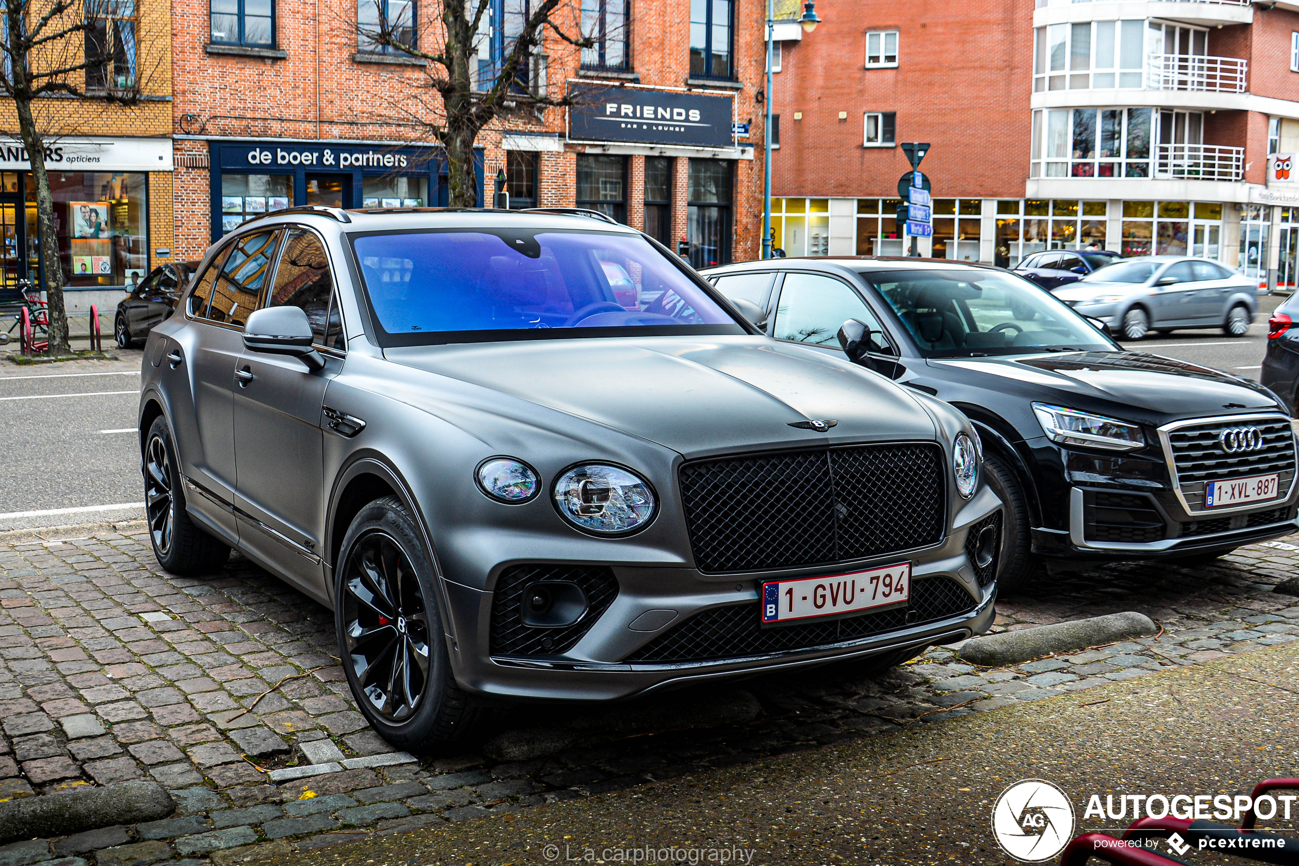 Bentley Bentayga Hybrid 2021