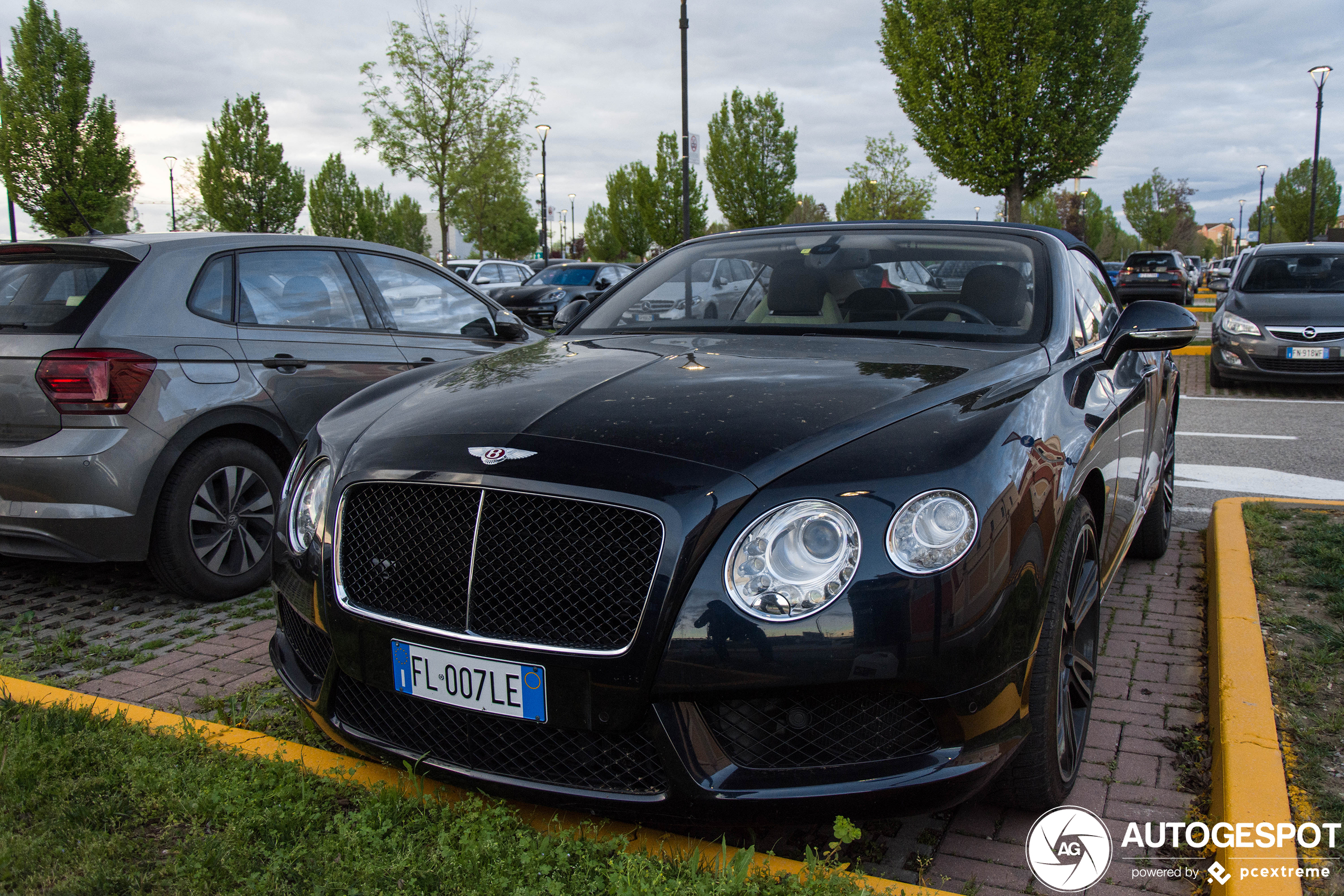 Bentley Continental GTC V8