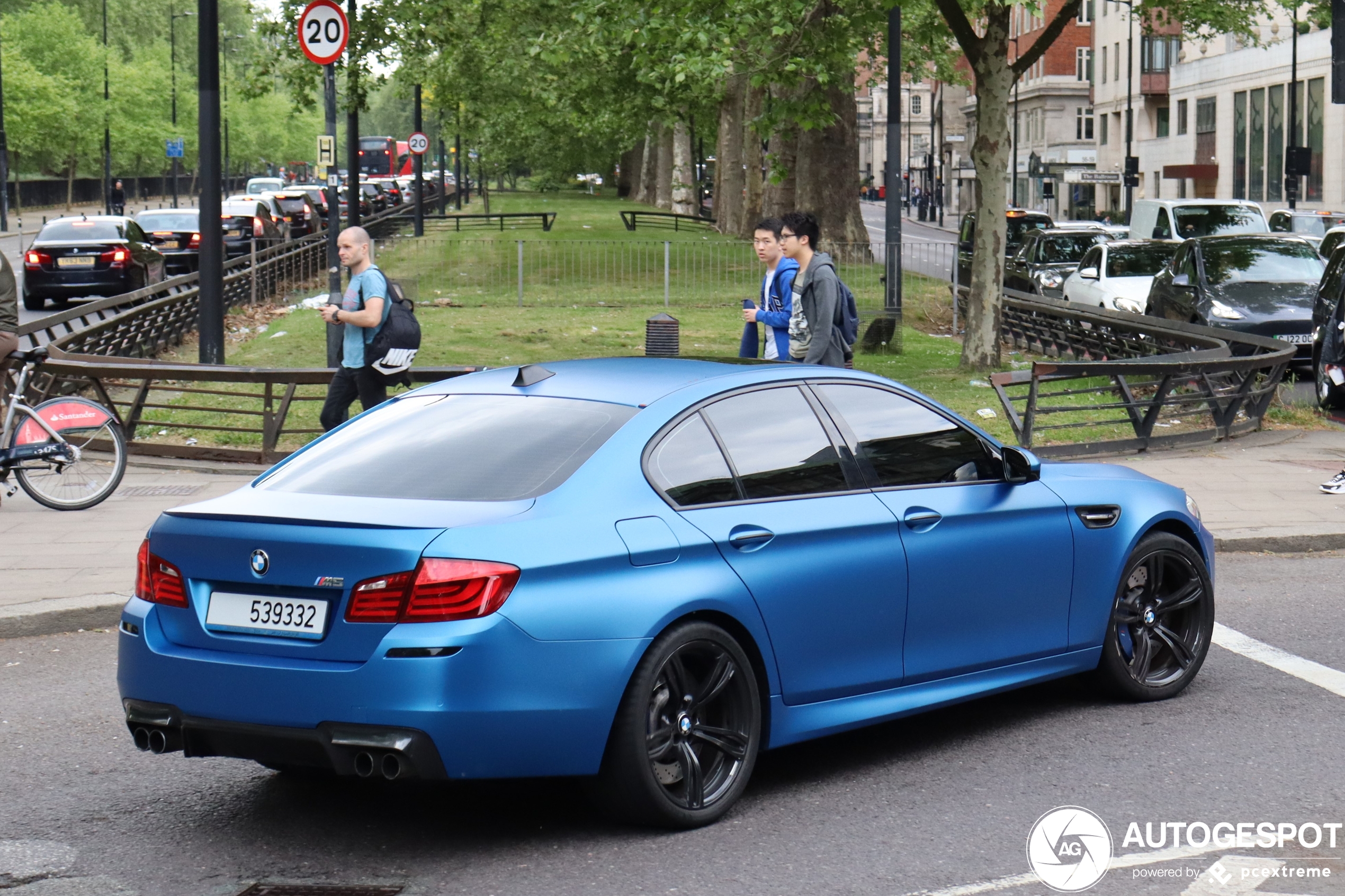 BMW M5 F10 2011