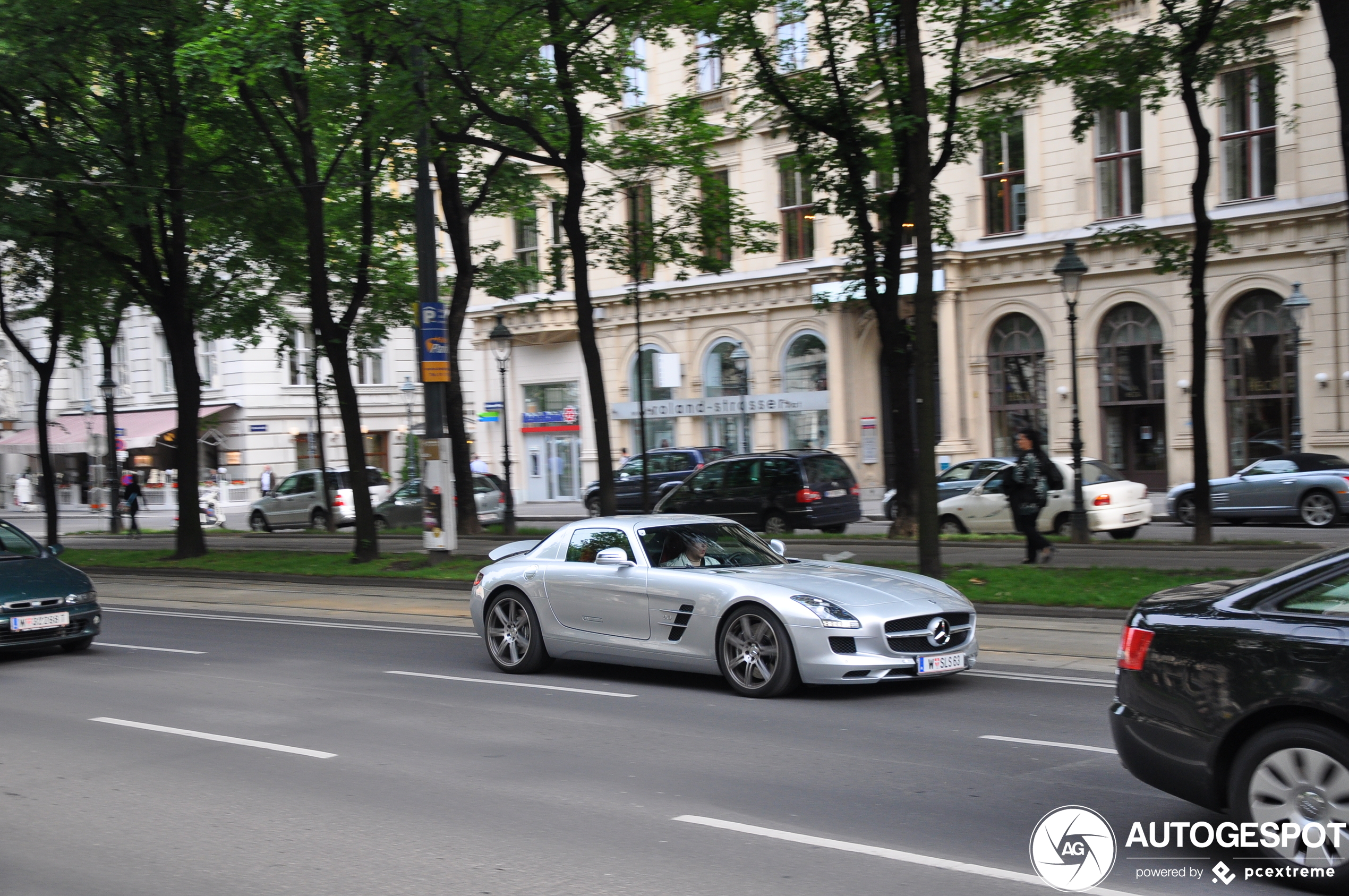 Mercedes-Benz SLS AMG