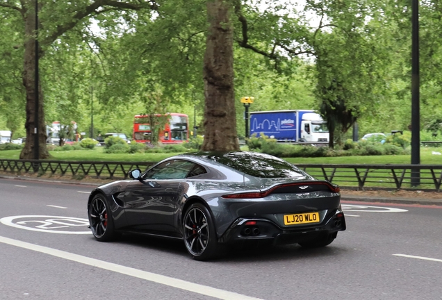 Aston Martin V8 Vantage 2018