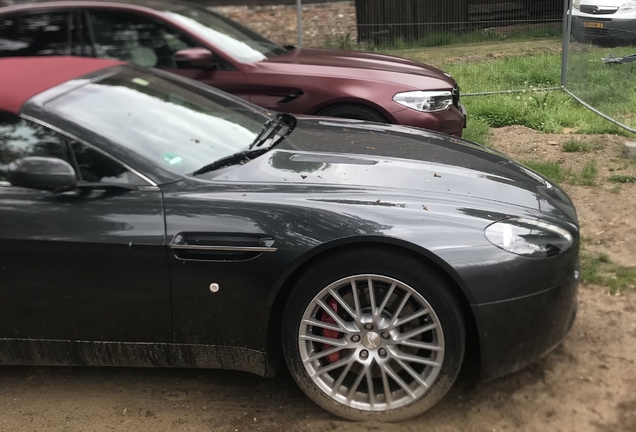 Aston Martin V8 Vantage Roadster