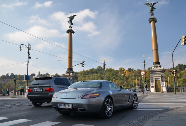 Mercedes-Benz SLS AMG