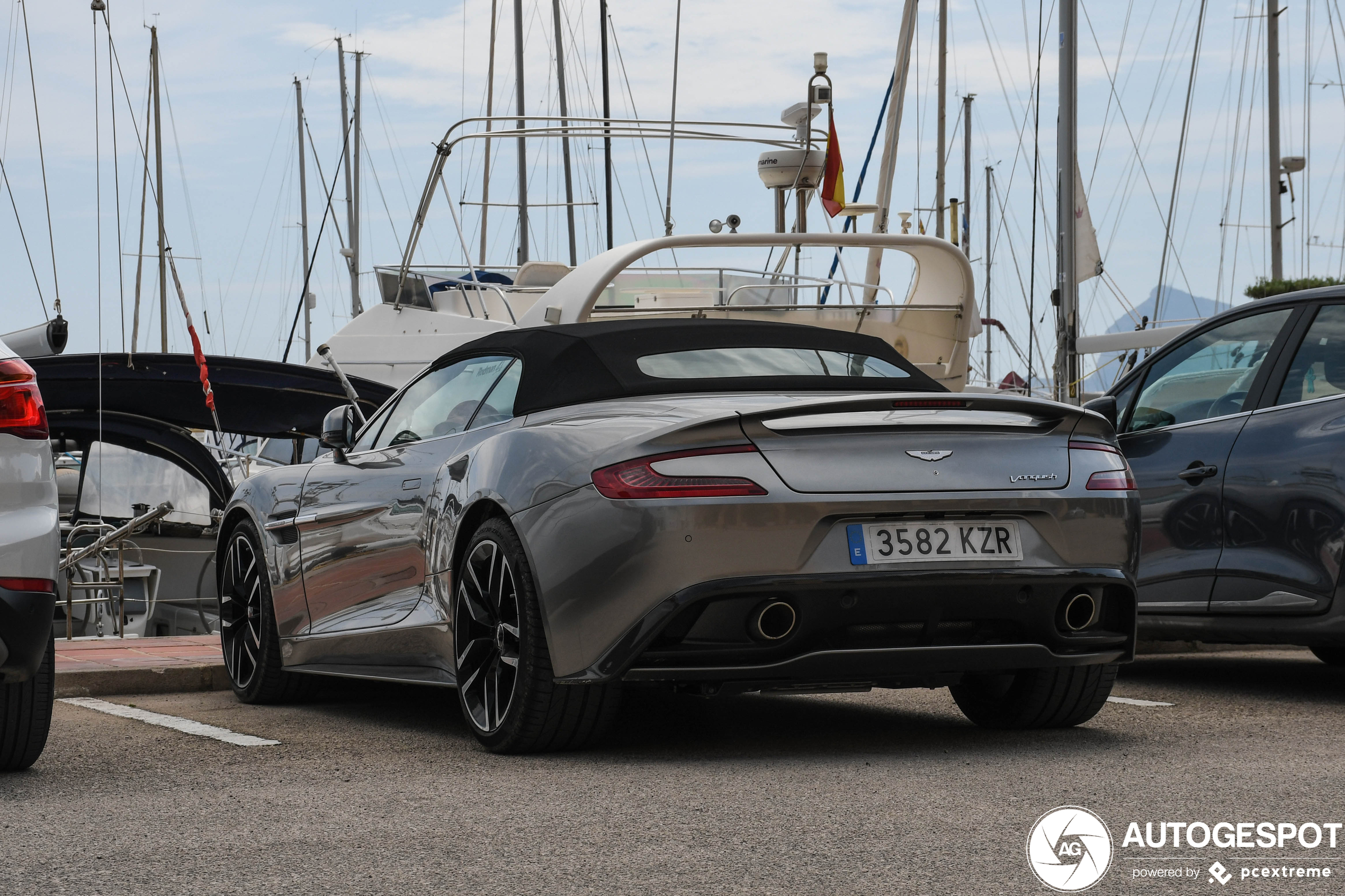 Aston Martin Vanquish Volante