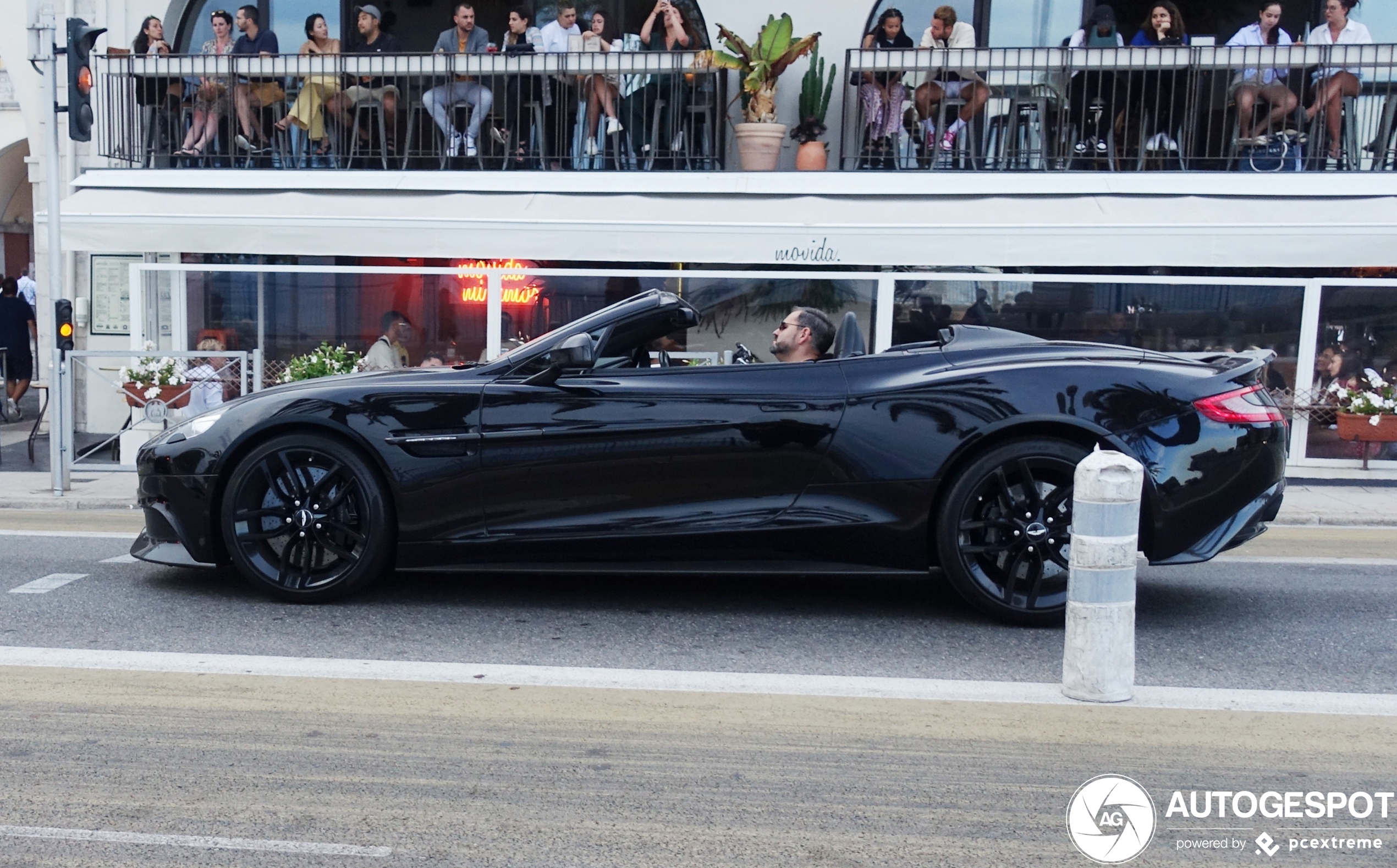 Aston Martin Vanquish Volante