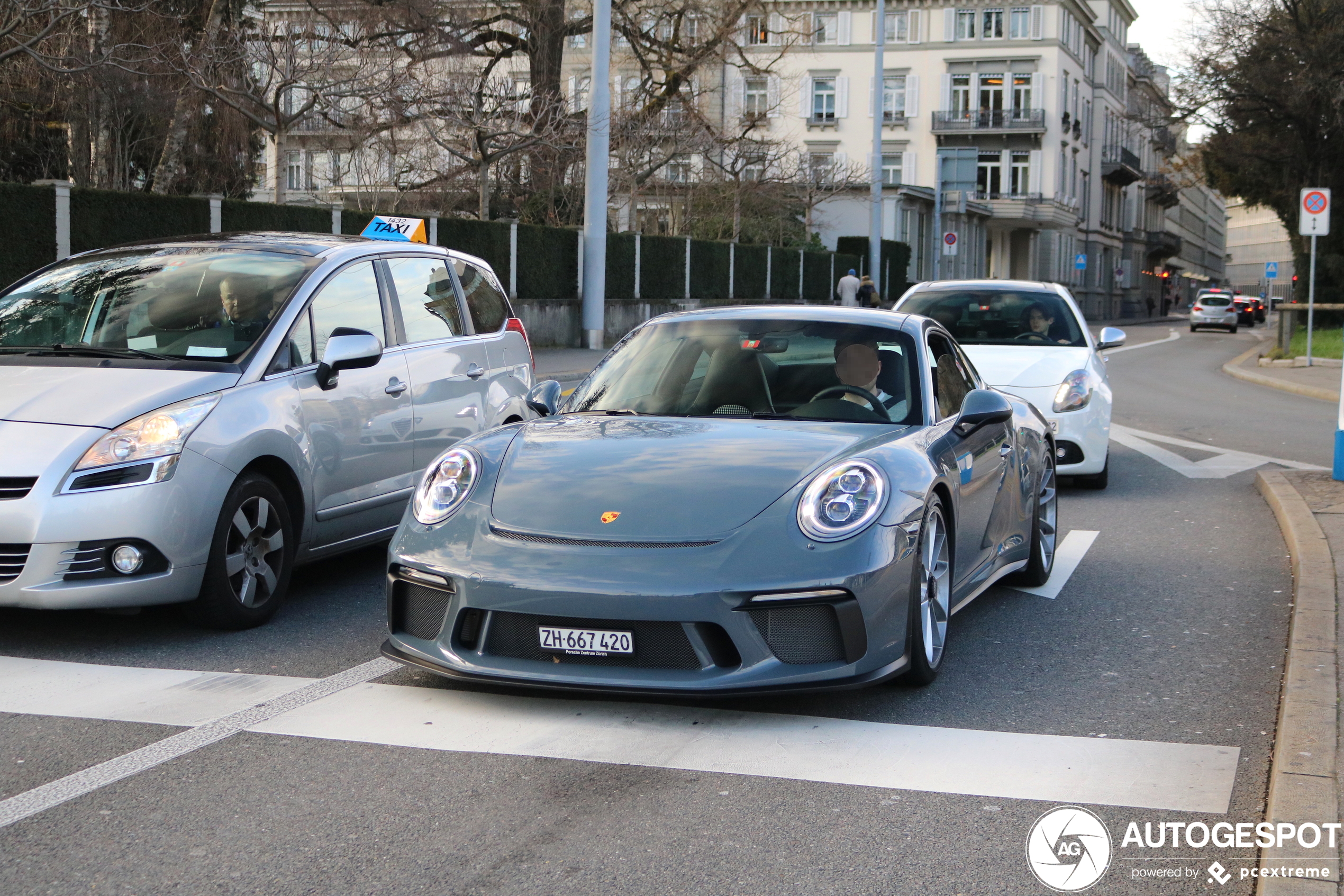 Porsche 991 GT3 Touring - 24 May 2022 - Autogespot