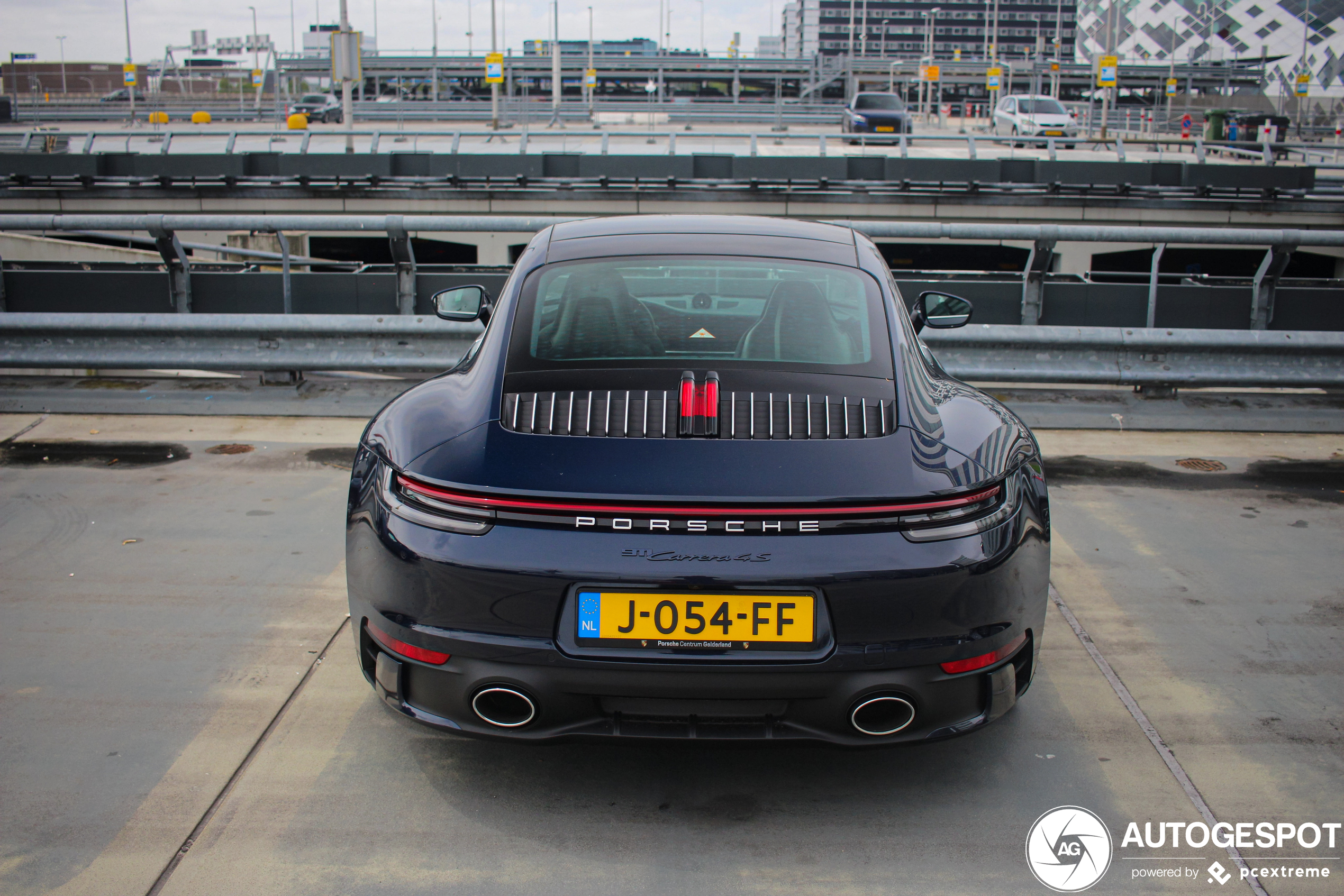 Porsche 992 Carrera 4S