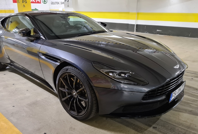 Aston Martin DB11 V8