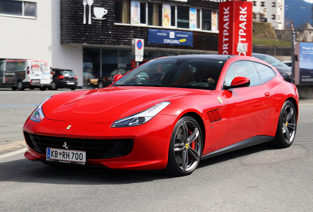 Ferrari GTC4Lusso