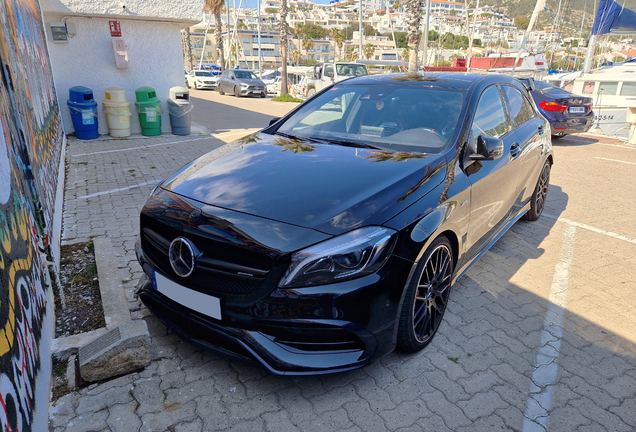 Mercedes-AMG A 45 W176 2015