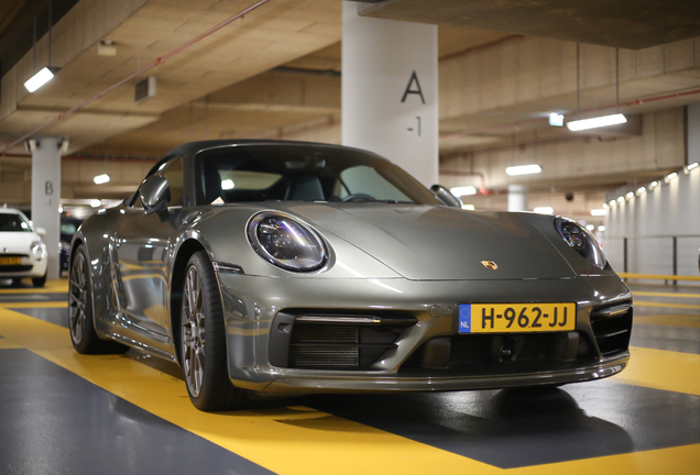 Porsche 992 Carrera 4S Cabriolet