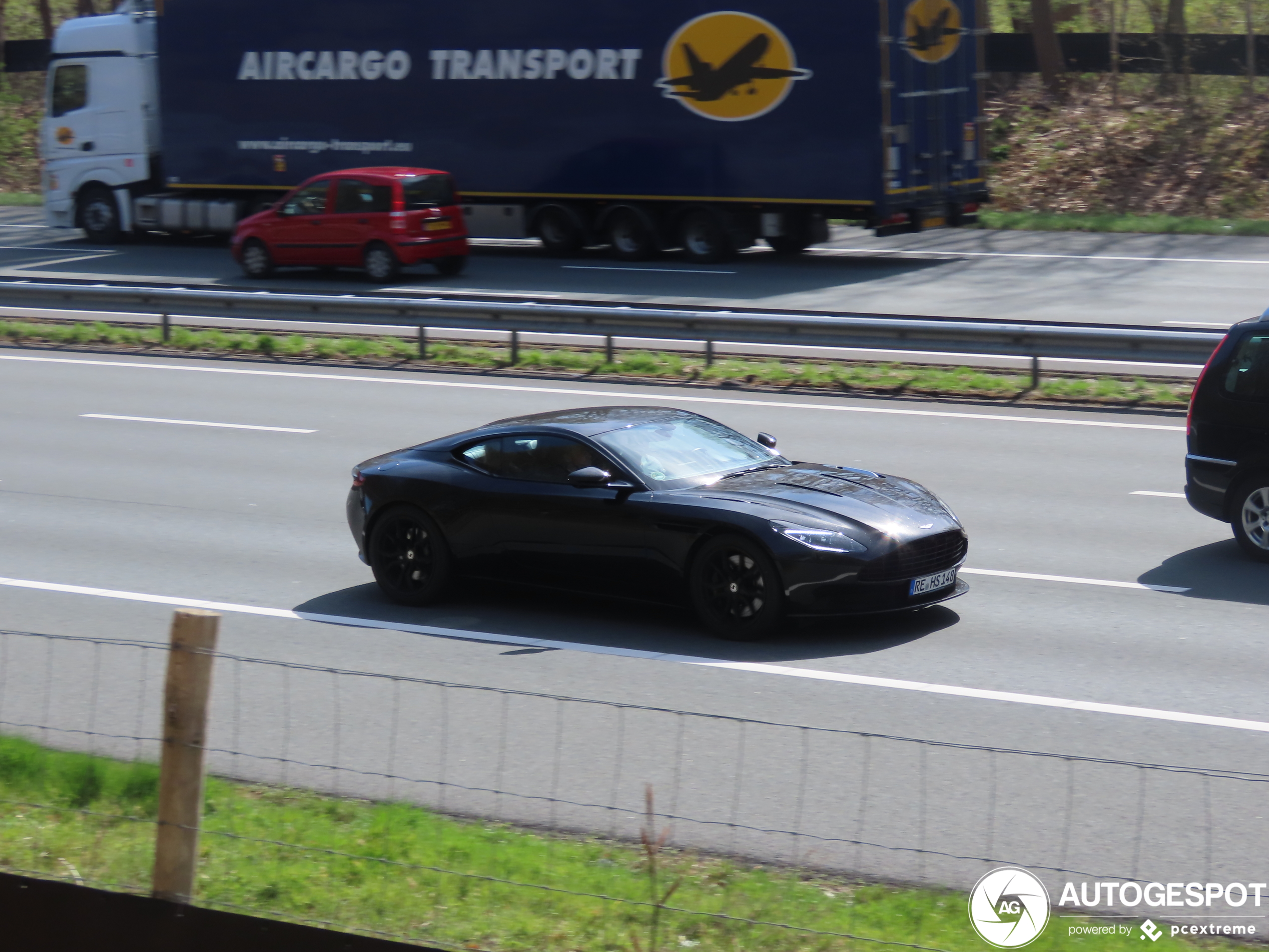 Aston Martin DB11