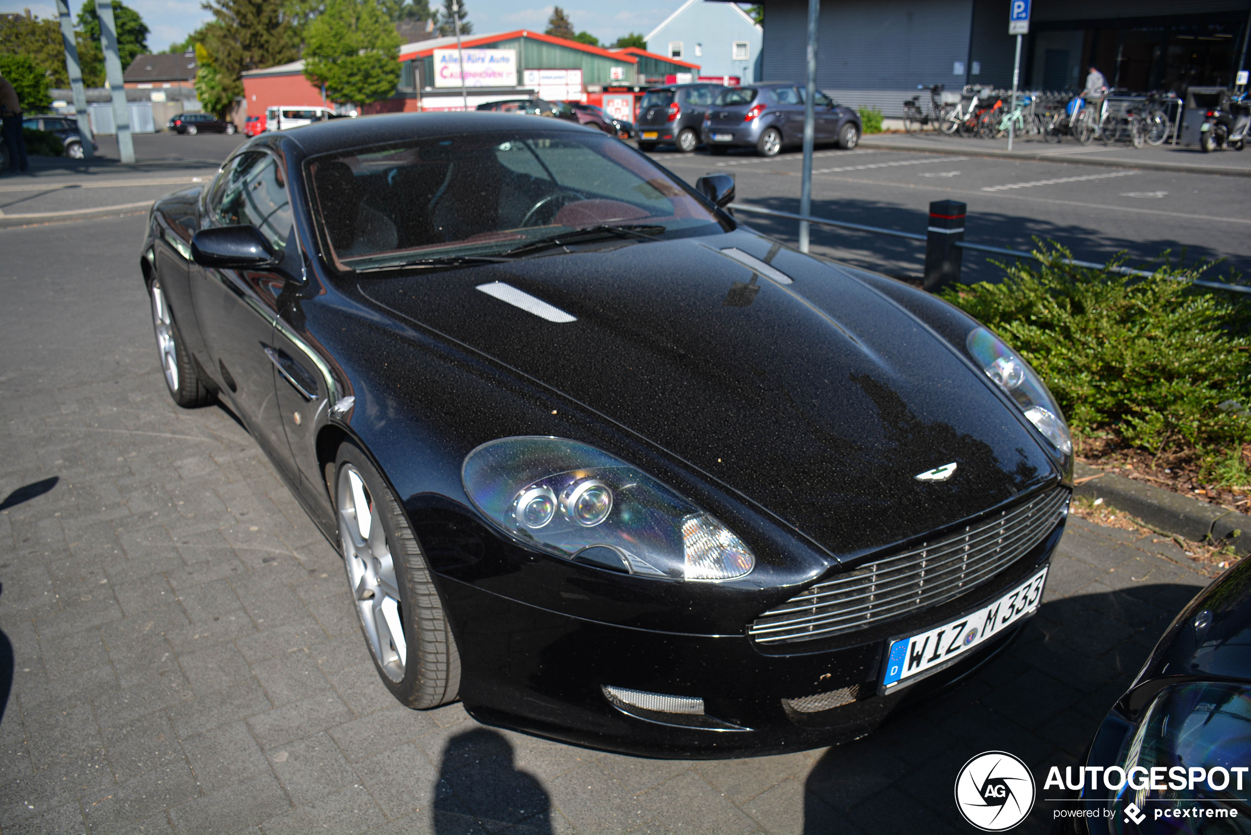 Aston Martin DB9