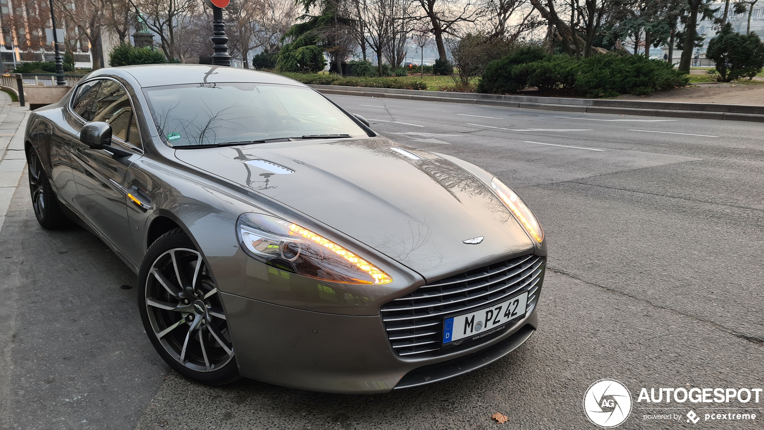 Aston Martin Rapide S