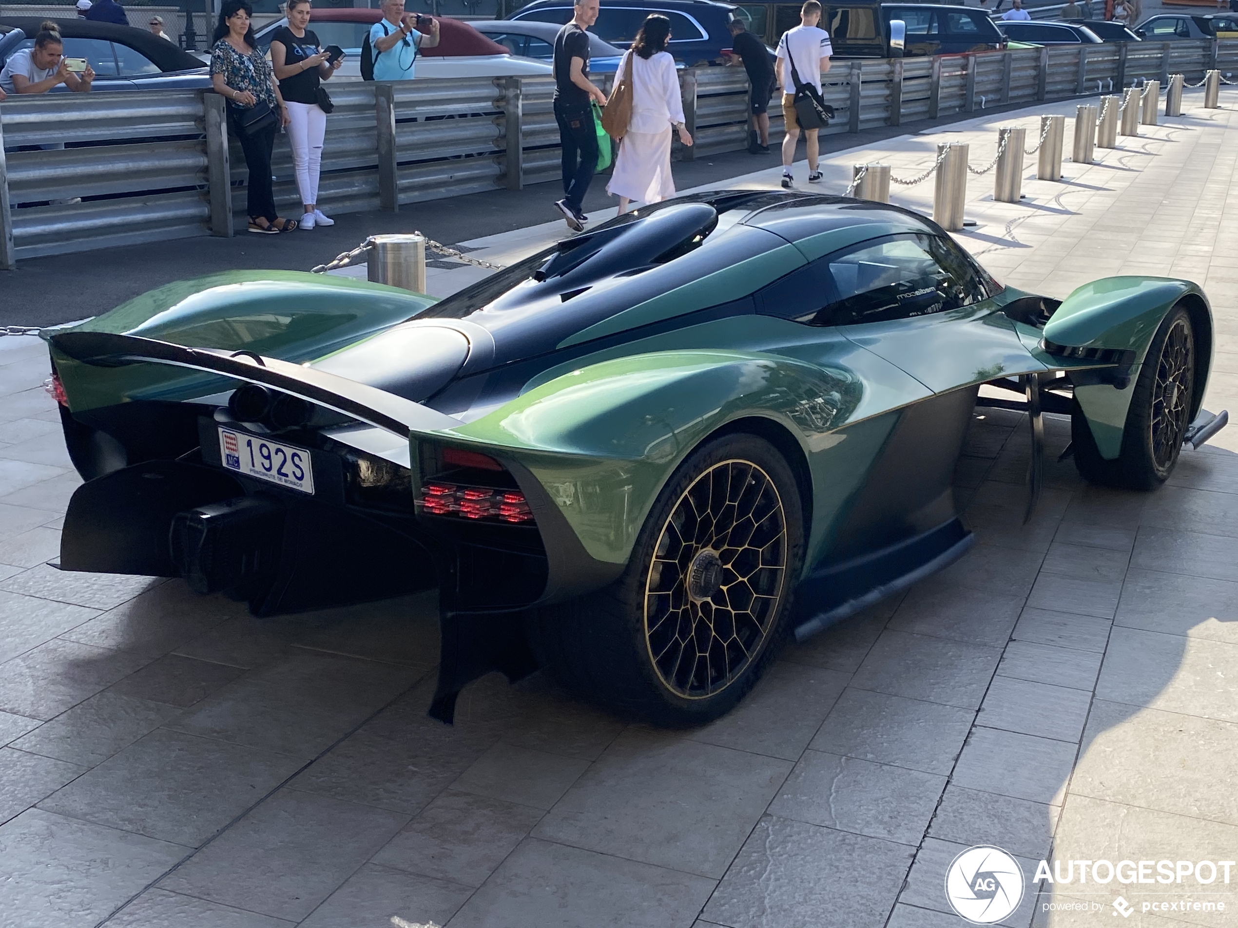 Aston Martin Valkyrie proeft van Monaco