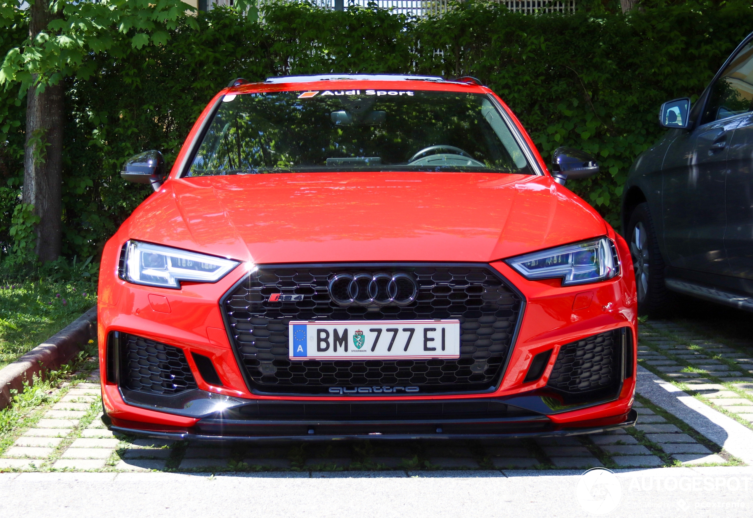 Audi RS4 Avant B9