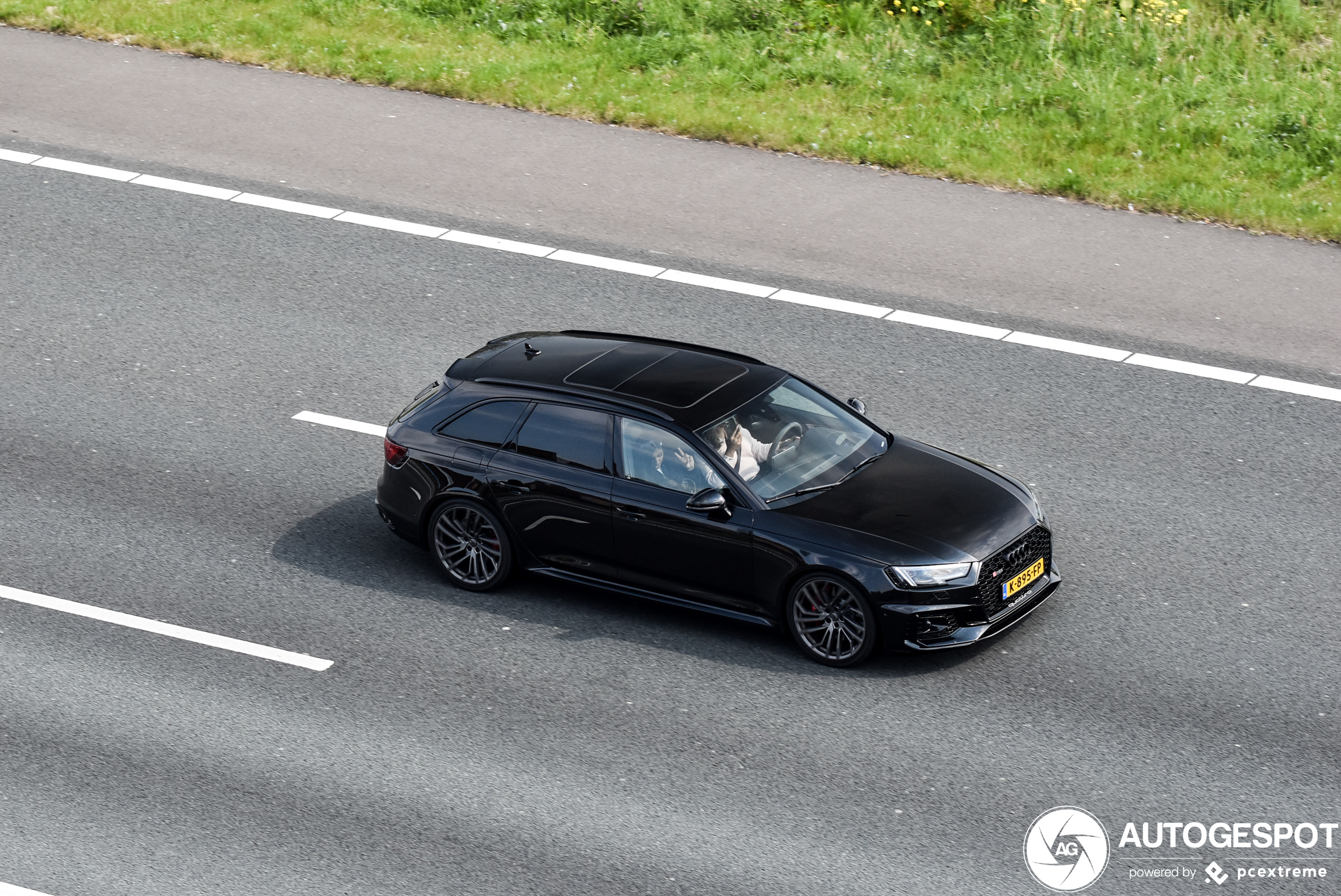 Audi RS4 Avant B9