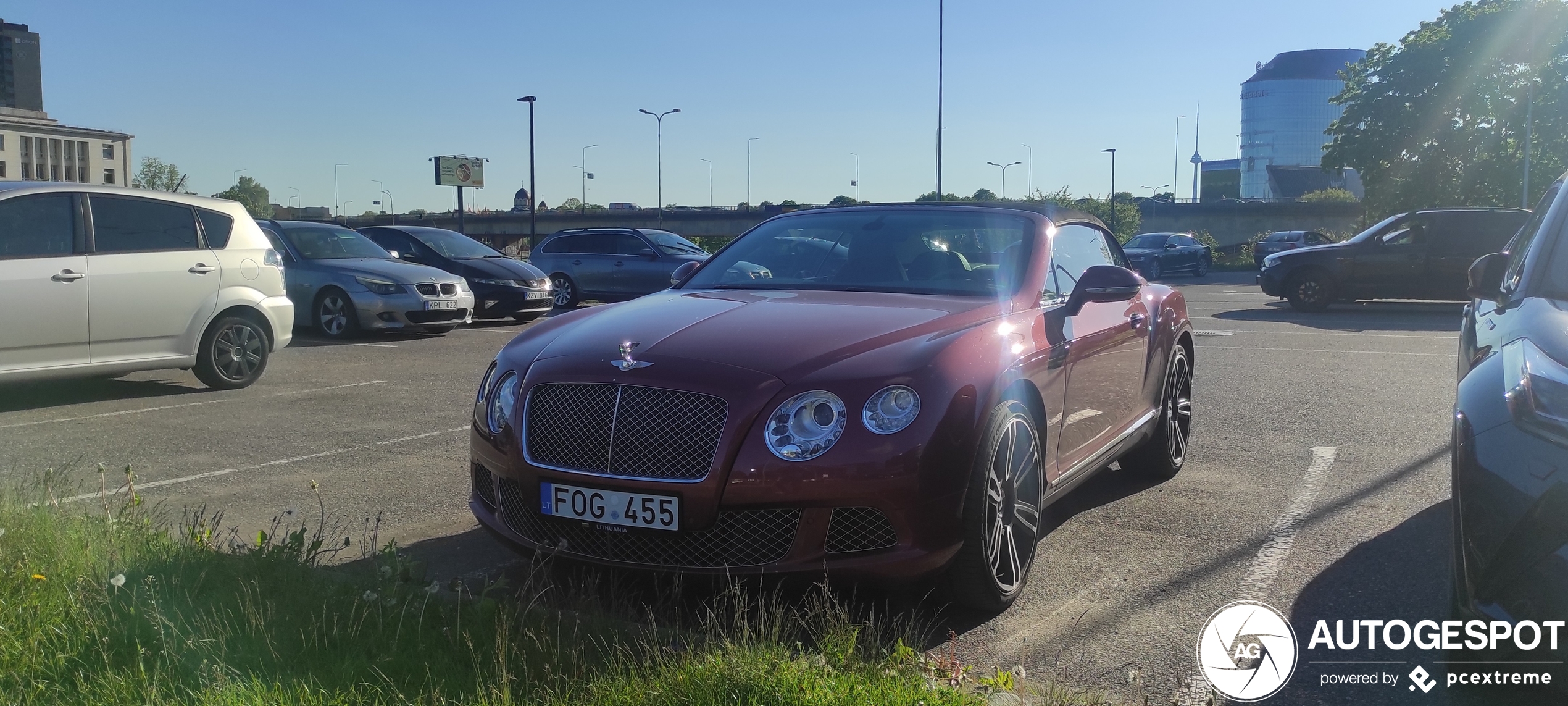 Bentley Continental GTC 2012