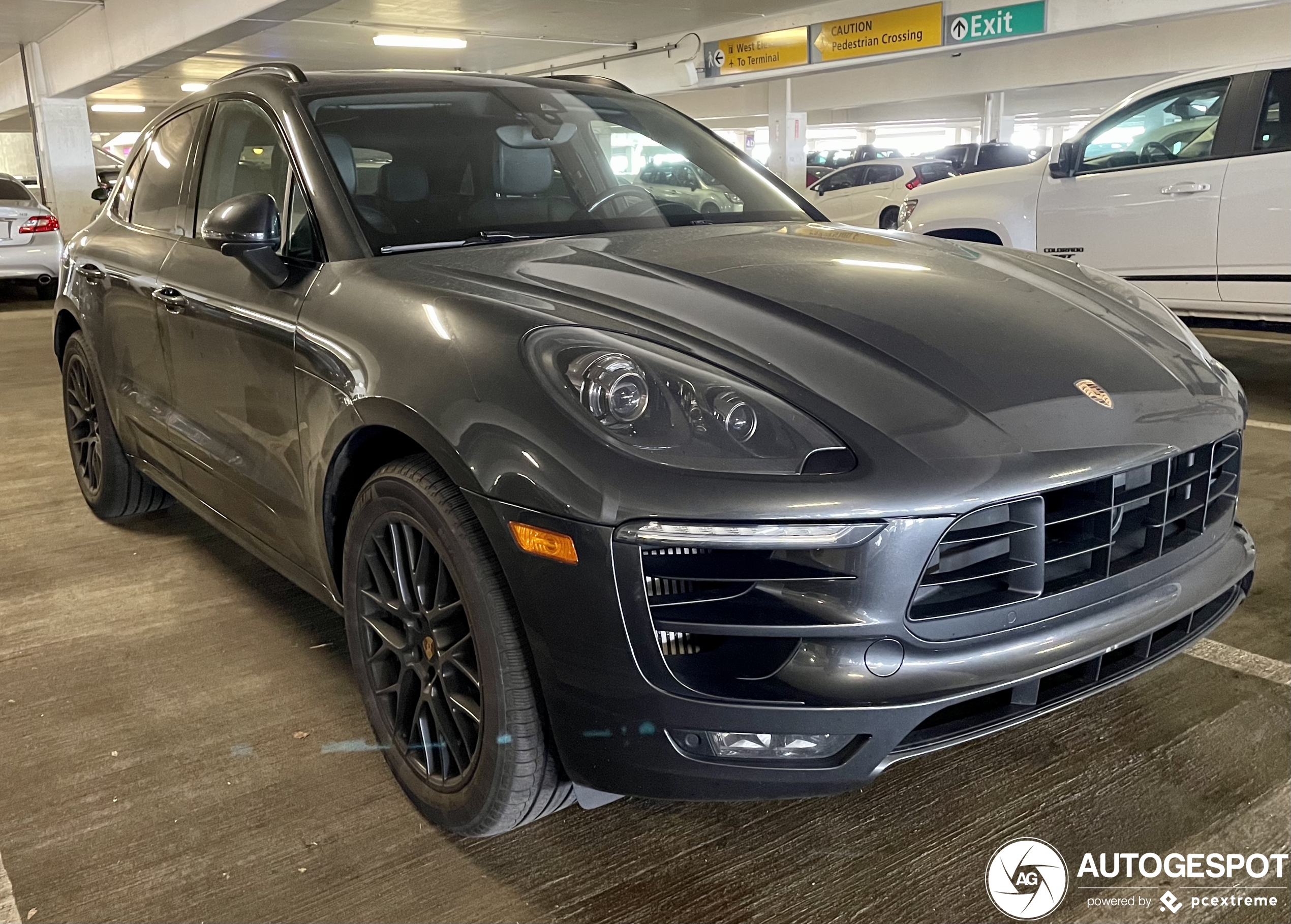 Porsche 95B Macan GTS