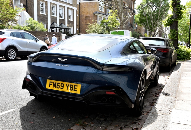 Aston Martin V8 Vantage 2018