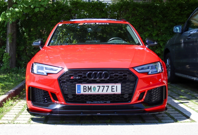 Audi RS4 Avant B9