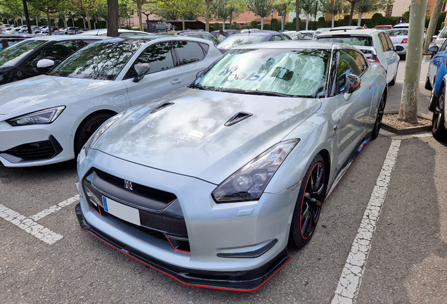 Nissan GT-R