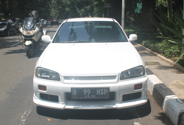 Nissan Skyline R34 Sedan