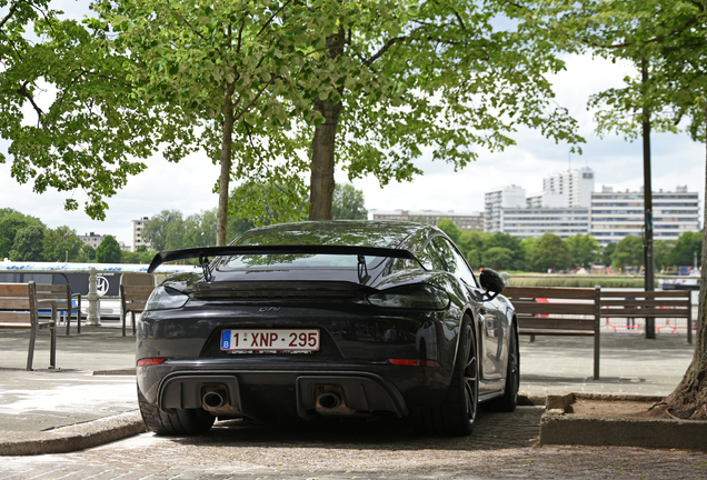 Porsche 718 Cayman GT4