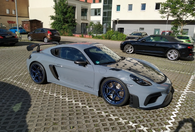 Porsche 718 Cayman GT4 RS Weissach Package