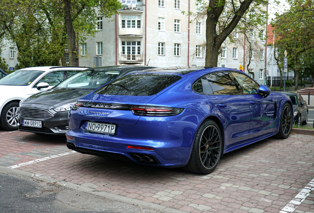 Porsche 971 Panamera Turbo