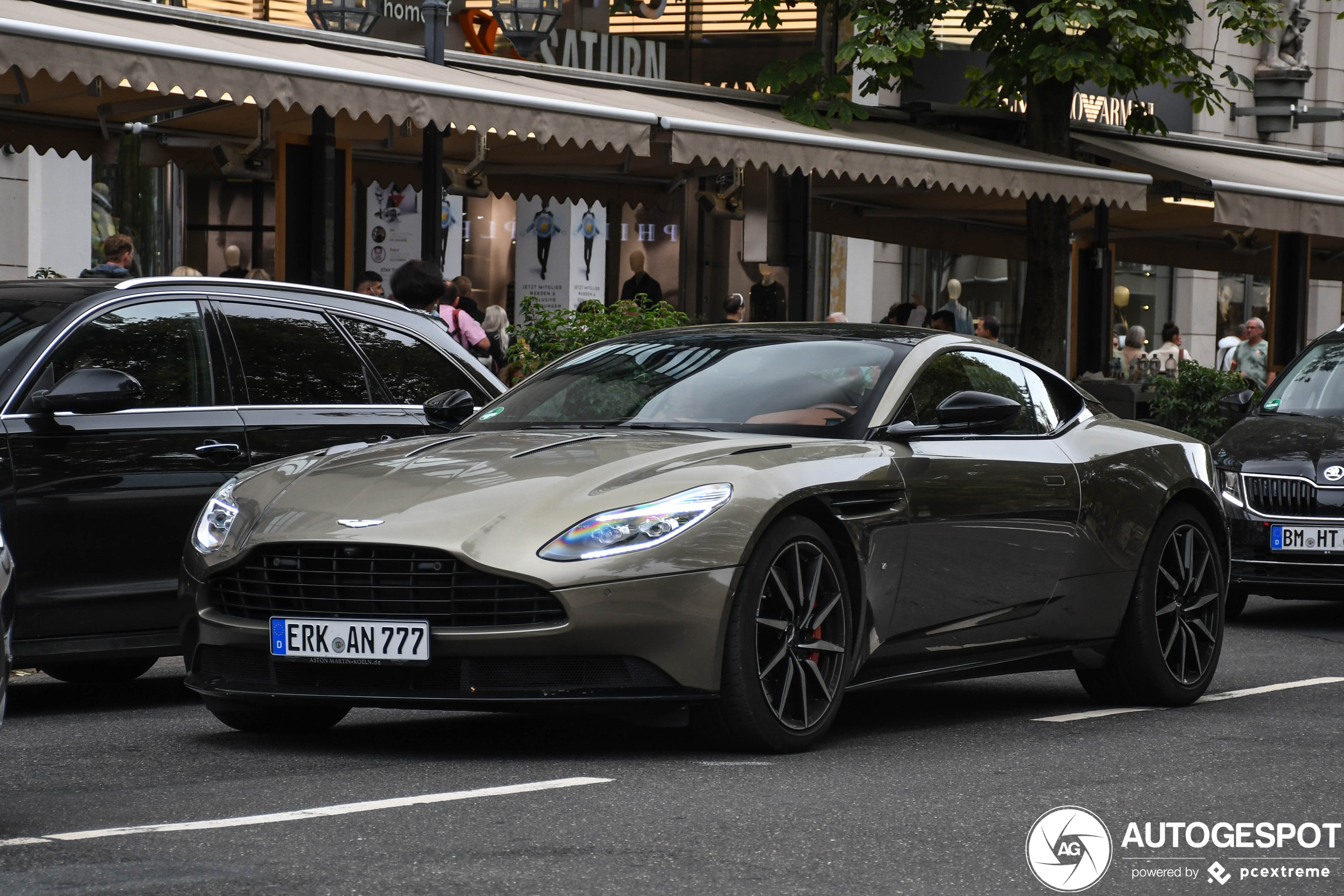 Aston Martin DB11