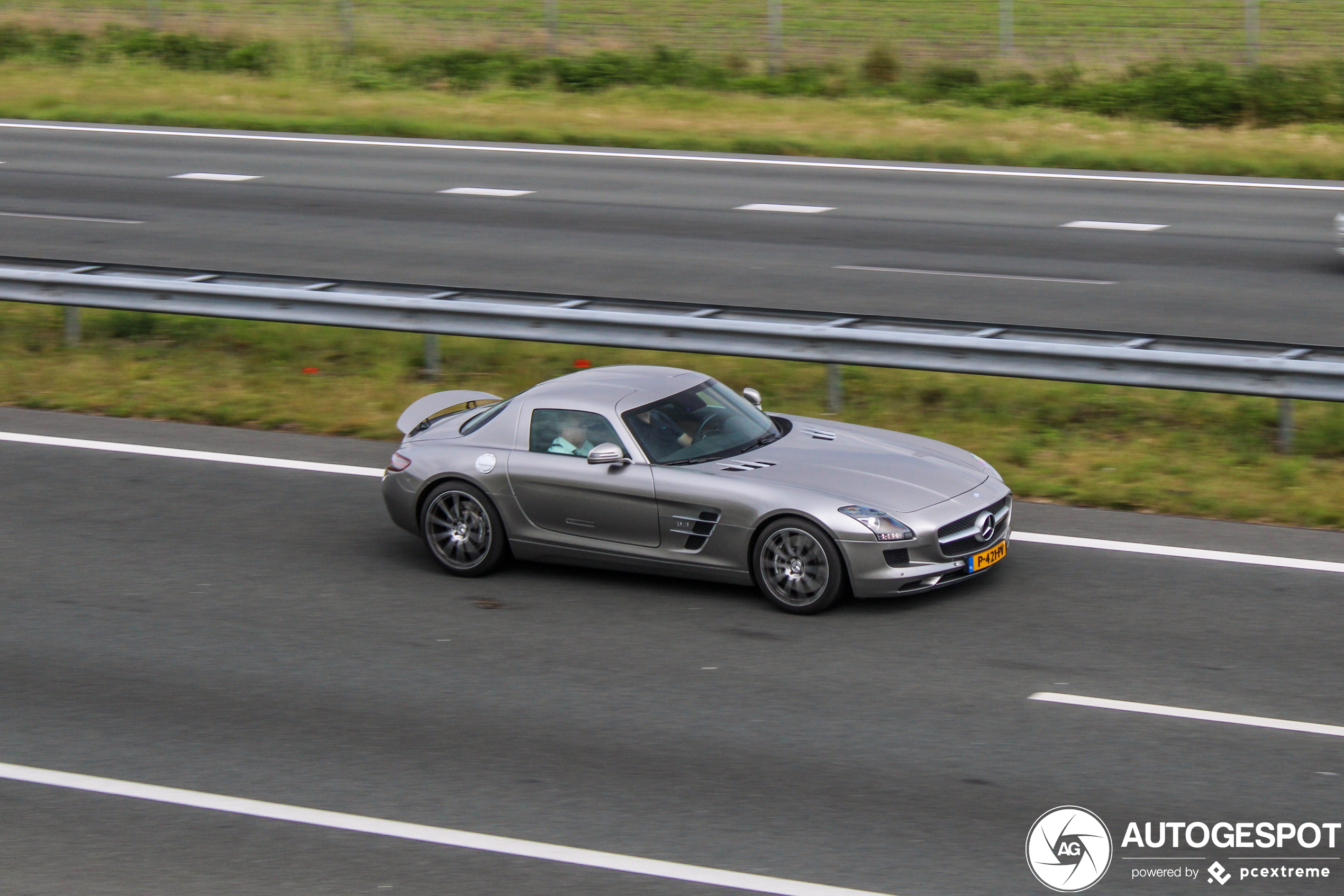 Mercedes-Benz SLS AMG