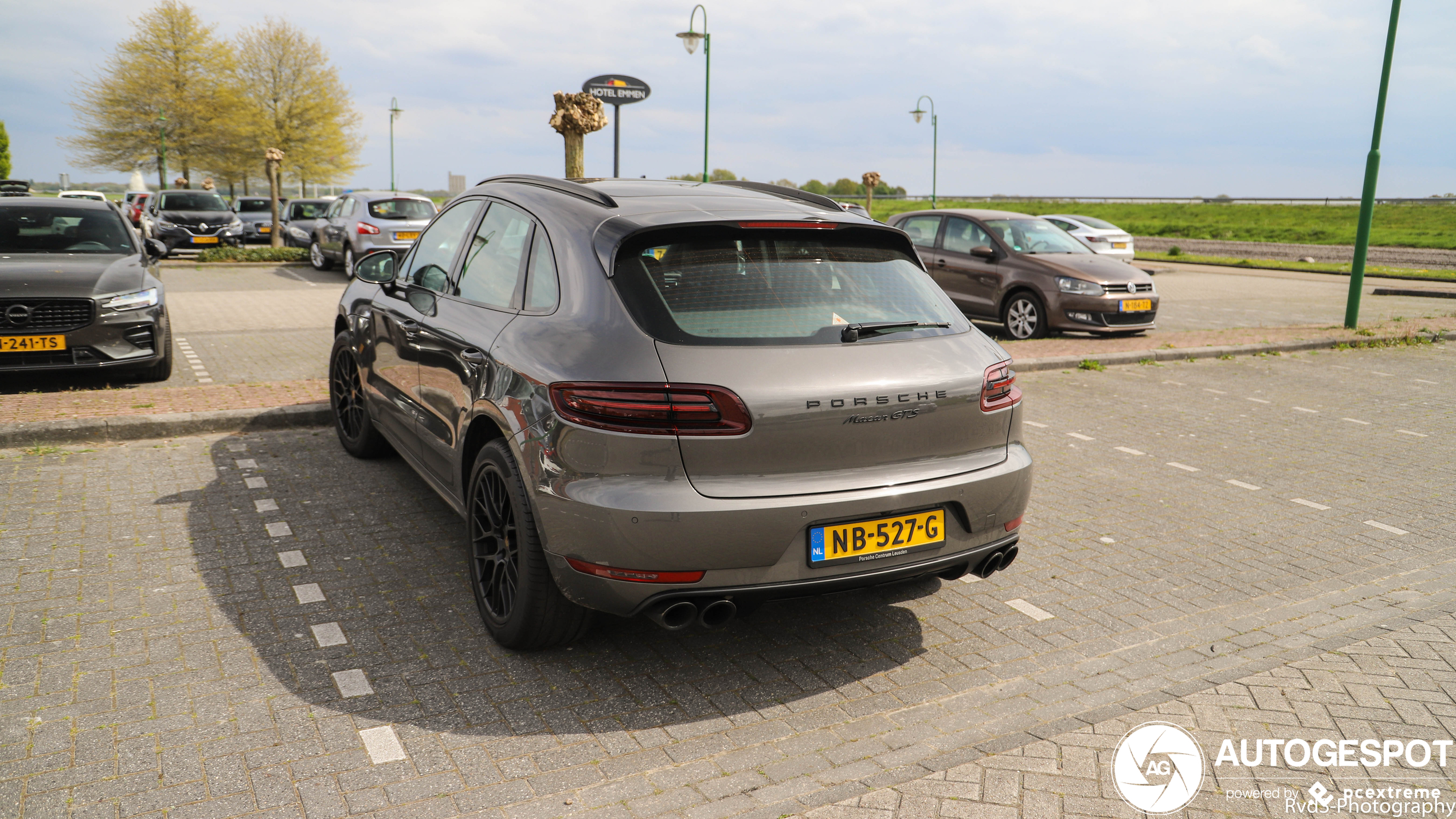 Porsche 95B Macan GTS